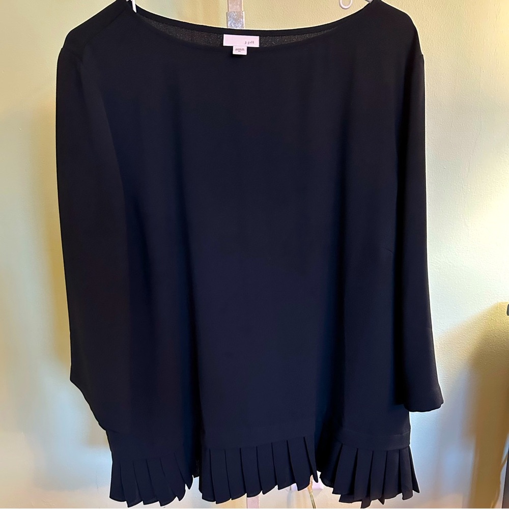 J Jill Black blouse with pleated ruffle bottom. Size XL
